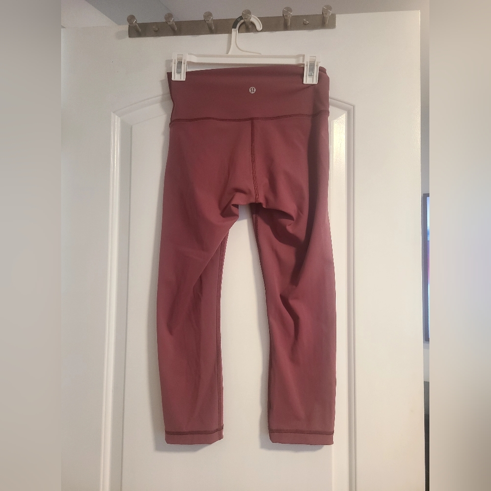 Lululemon aling 21" leggings